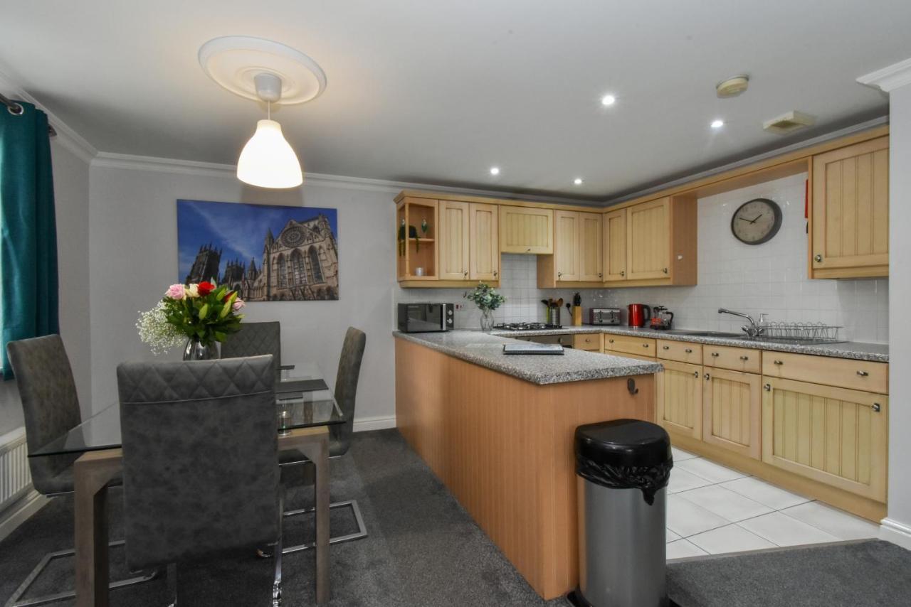 Phoenix Apartment Near The Station Apartment York